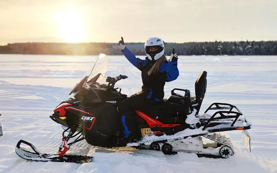 Rovaniemi: Drive New 2025 Snowmobiles on Arctic Safari