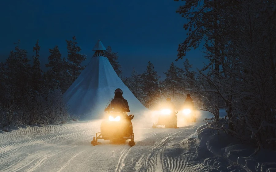 Rovaniemi: Night Snowmobile Tour