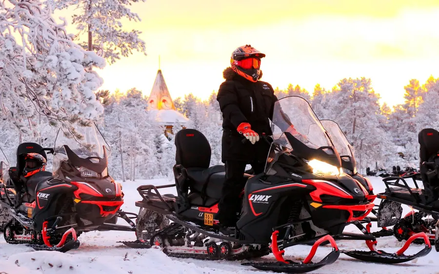 Rovaniemi: Guided Wilderness Snowmobile Adventure